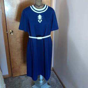 Vintage Leslie Pomer blue dress. Size 18b. Width 60”